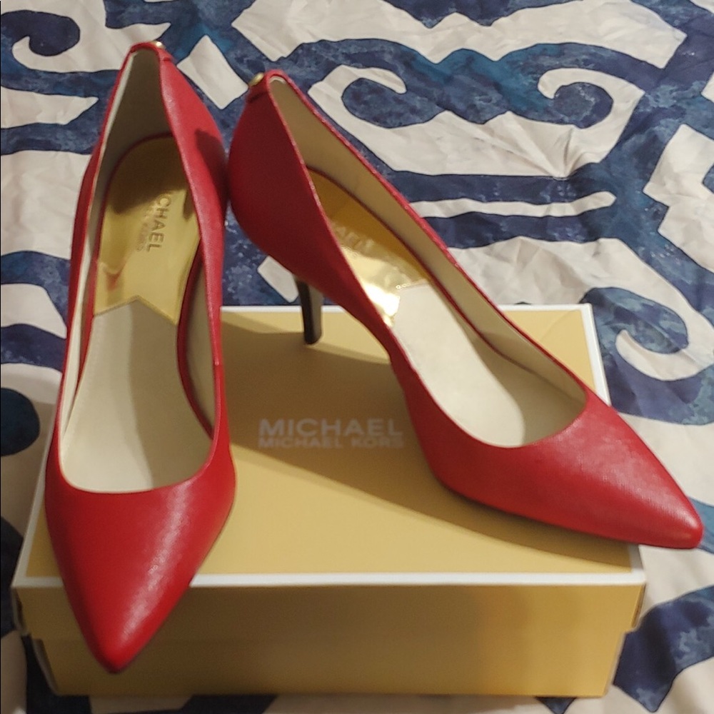 Shoe - Picture 2 of 2